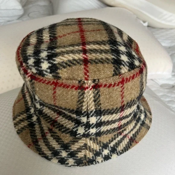 BURBERRY Nova Check Bucket Hat - Picture 9 of 10